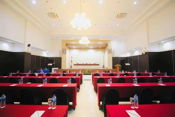 Депок: UNY Hotel