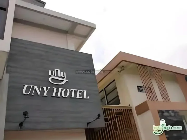 Депок: UNY Hotel