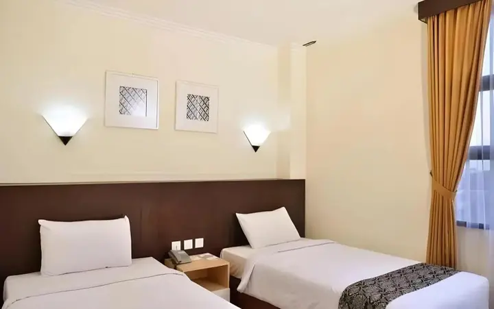 Депок: UNY Hotel