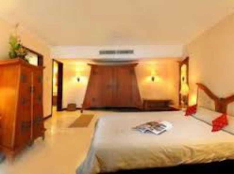 Сурабая: Satelit Hotel