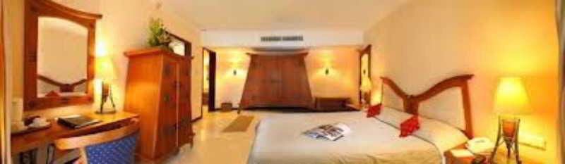 Сурабая: Satelit Hotel