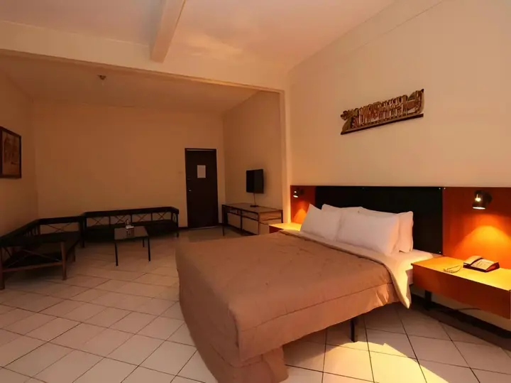Бандунг: Hotel Augusta Bandung