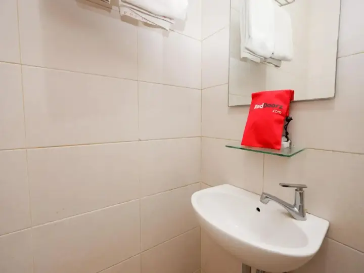 Семаранг: RedDoorz Plus @ Singosari Raya