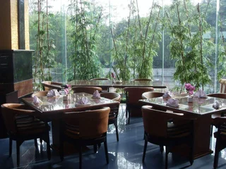 Сурабая: Hotel Oval Surabaya