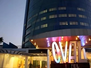 Сурабая: Hotel Oval Surabaya