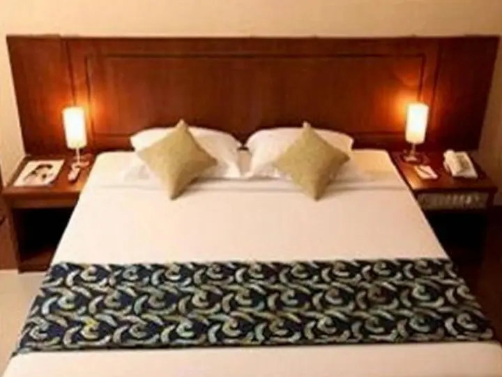 Сурабая: Hotel Oval Surabaya