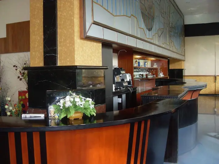 Сурабая: Hotel Oval Surabaya
