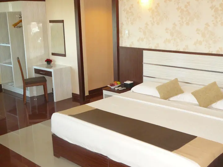Сурабая: Hotel Oval Surabaya