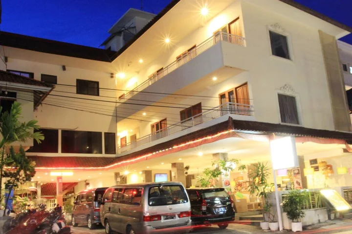 Кута: Hotel Karthi