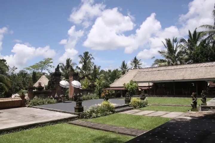 Табанан: Puri Taman Sari