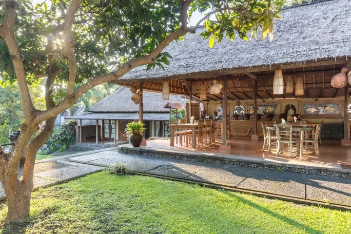 Табанан: Puri Taman Sari