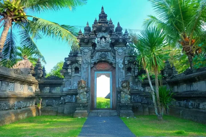 Табанан: Puri Taman Sari