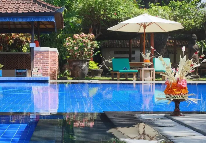 Санур: Laghawa Beach Hotel & Villa