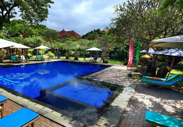 Санур: Laghawa Beach Hotel & Villa