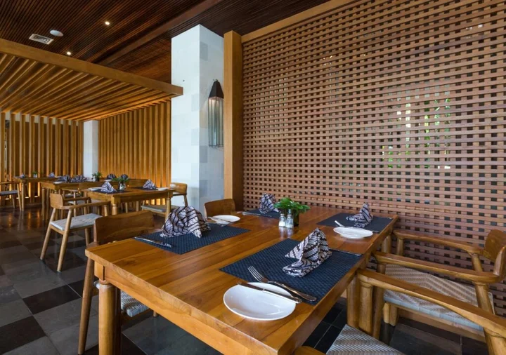 Убуд: Ubud Village Hotel