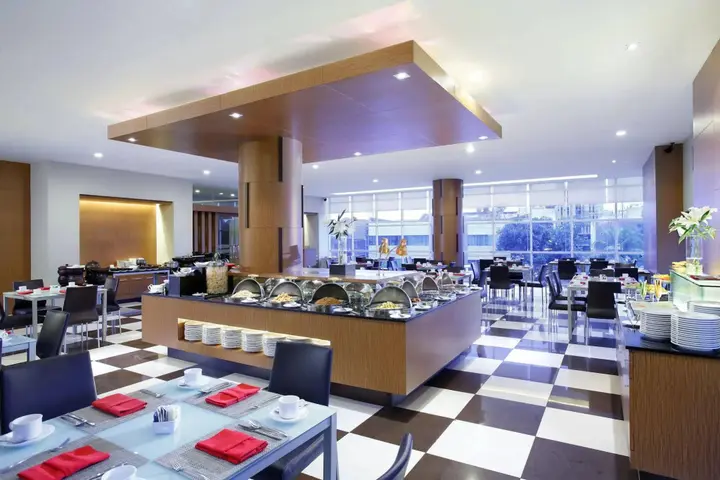 Макассар: Hotel Santika Makassar