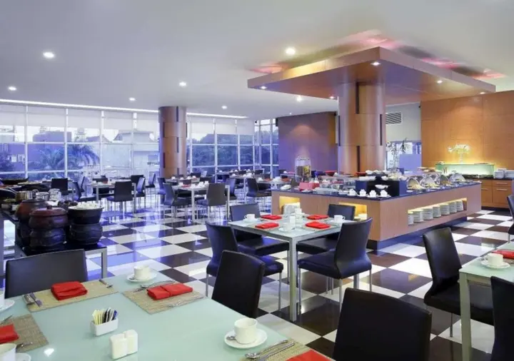 Макассар: Hotel Santika Makassar