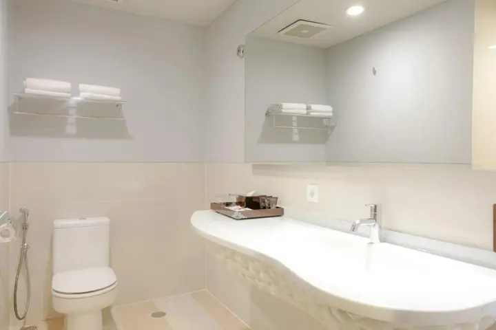 Legok: Atria Hotel Gading Serpong
