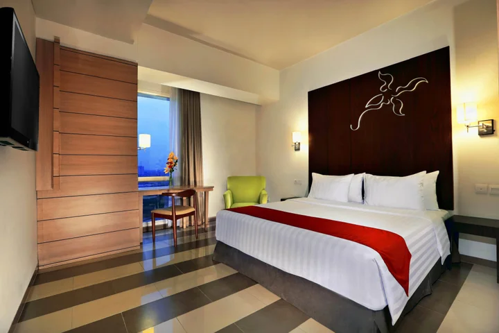 Legok: Atria Hotel Gading Serpong