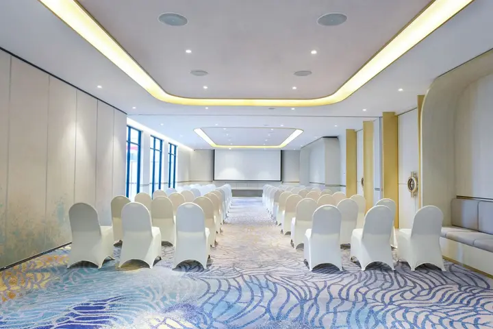Legok: Atria Hotel Gading Serpong