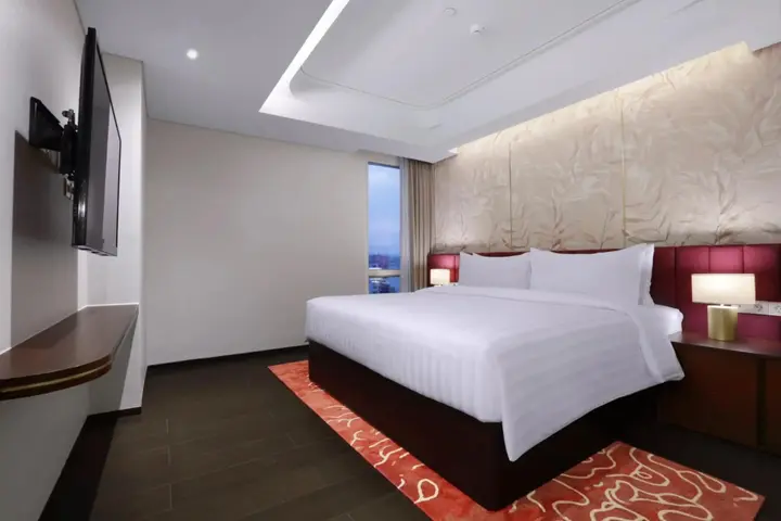 Legok: Atria Hotel Gading Serpong