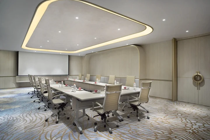 Legok: Atria Hotel Gading Serpong