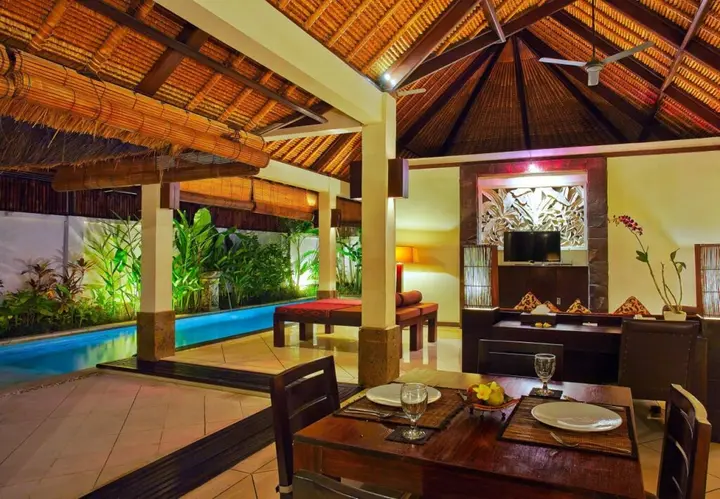 Кута: The Maya Seminyak Villas