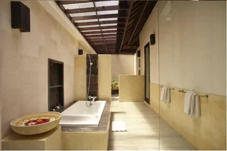 Кута: The Maya Seminyak Villas