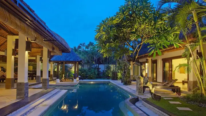 Кута: The Maya Seminyak Villas