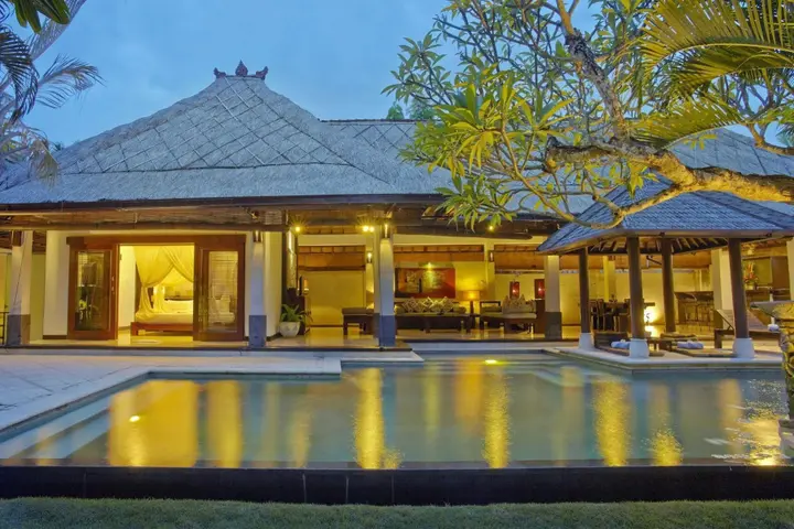 Кута: The Maya Seminyak Villas