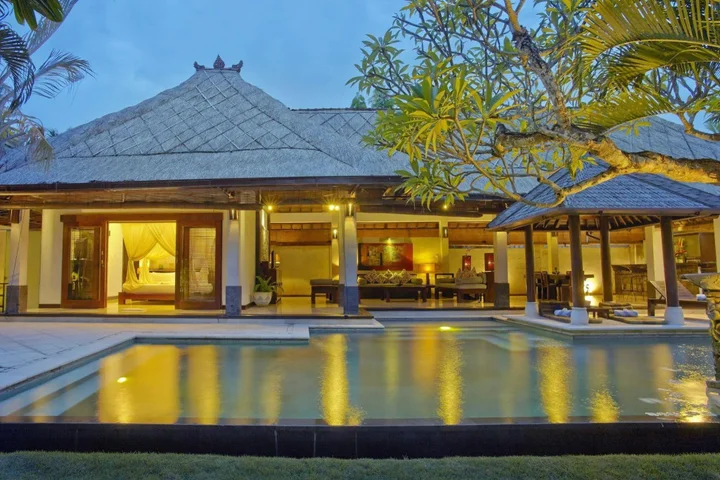 Кута: The Maya Seminyak Villas