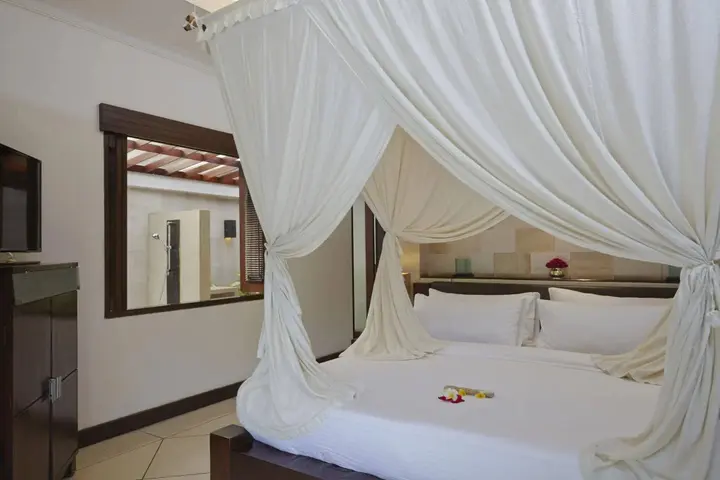 Кута: The Maya Seminyak Villas