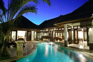Кута: The Maya Seminyak Villas