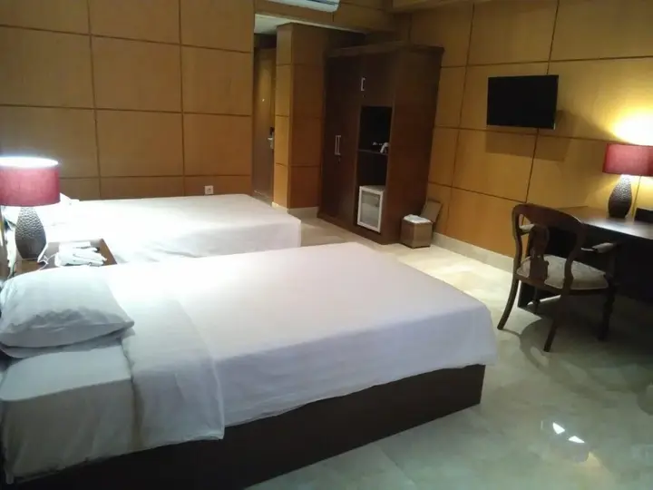 Приген: Royal Senyiur Hotel Pasuruan
