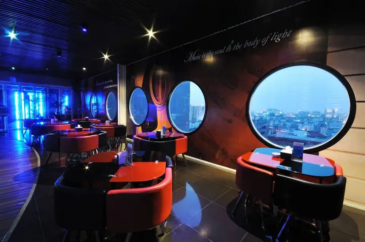 carousel image 3