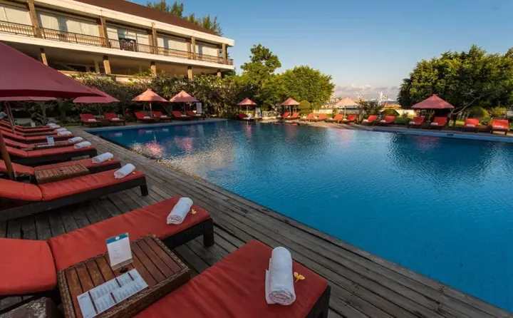 Гили Траванган: Hotel Ombak Sunset