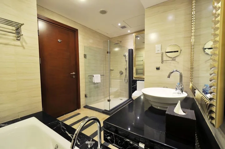 Семаранг: Gumaya Tower Hotel Semarang