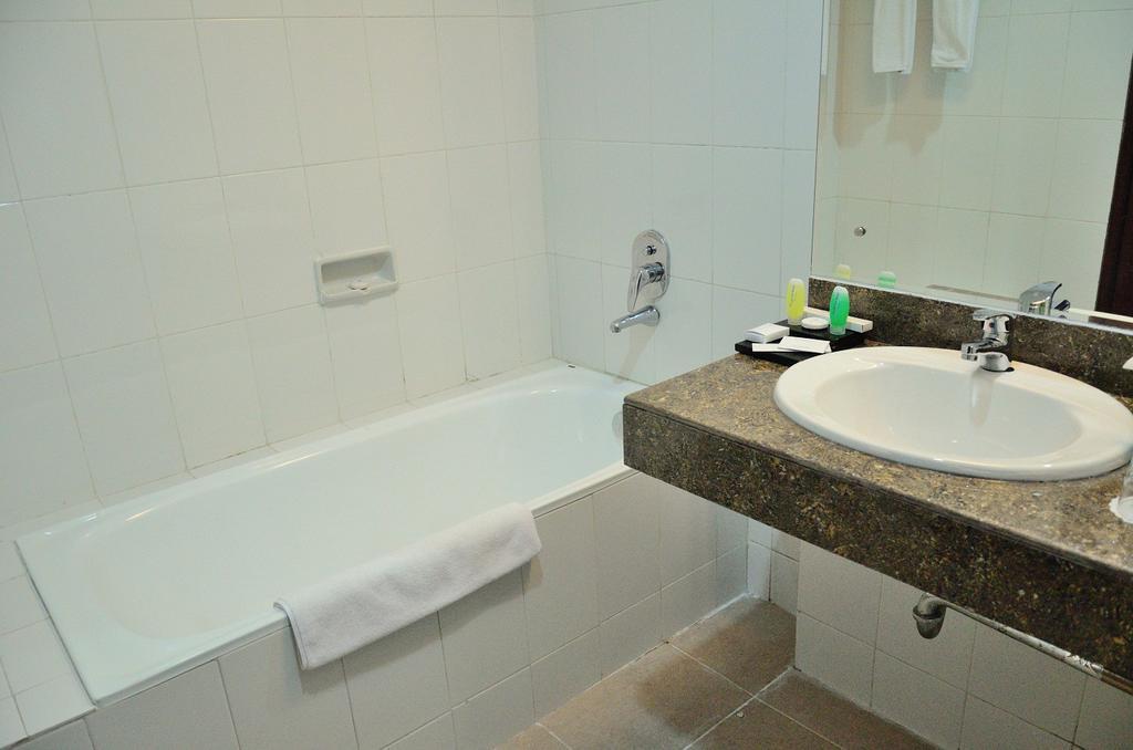 Сидоарджо: The Sun Hotel Sidoarjo