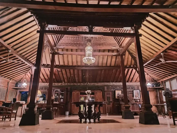 Батуретно: Joglo Plawang Villa & Resort