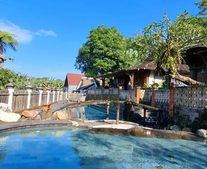 Батуретно: Joglo Plawang Villa & Resort