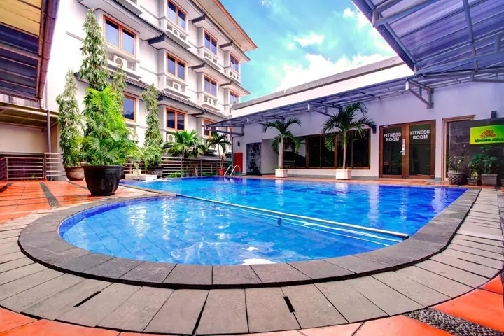 Сурабая: Bisanta Bidakara Surabaya