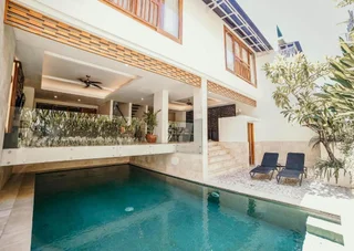 Керобокан: Villa Kayu Raja