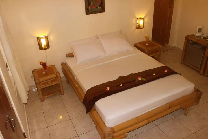 Сукасада: Chonos Hotel Lovina