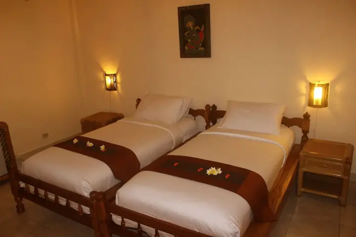 Сукасада: Chonos Hotel Lovina