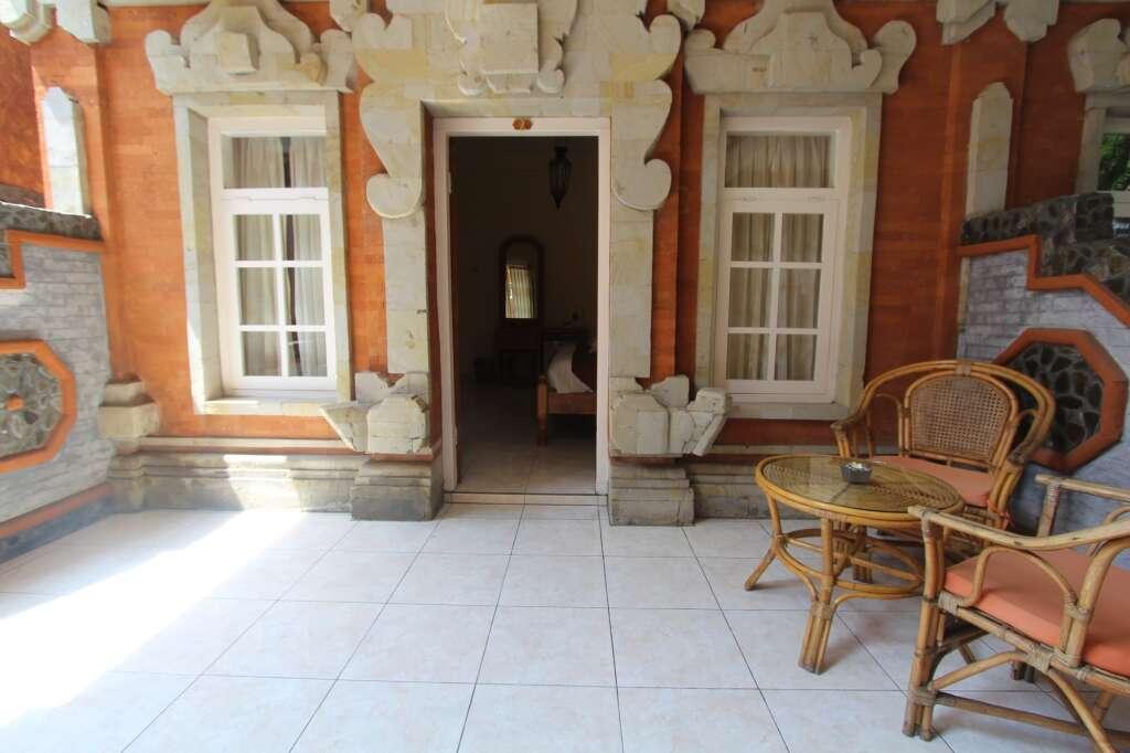 Сукасада: Chonos Hotel Lovina