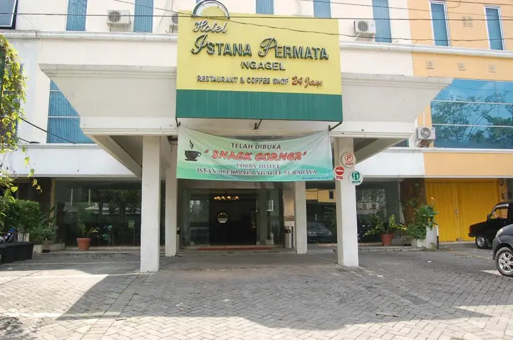 Сурабая: Istana Permata Ngagel