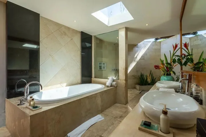 Чангу: The Akasha Seminyak Bali Luxury Villas