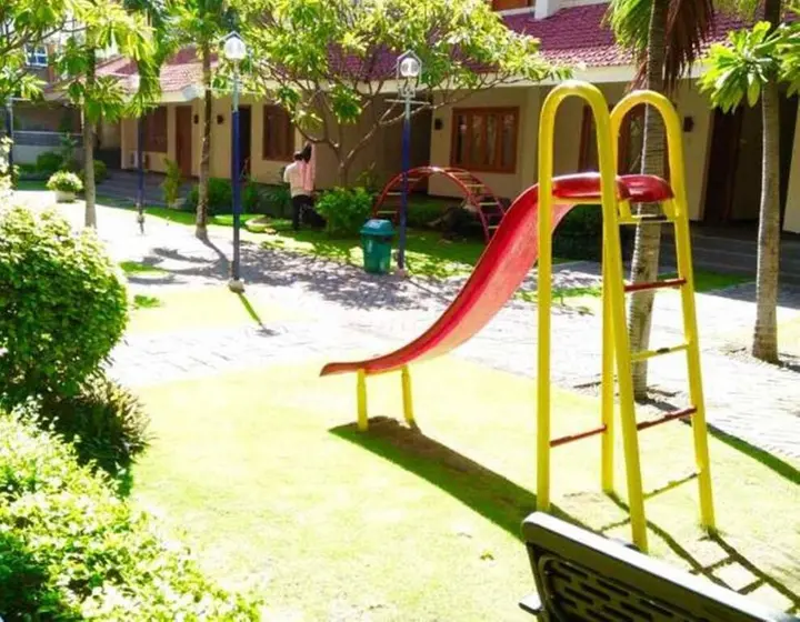 Сурабая: Country Heritage Resort Hotel
