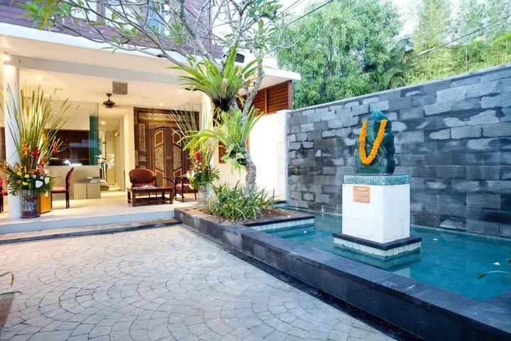Кута: Four on Drupadi Villa