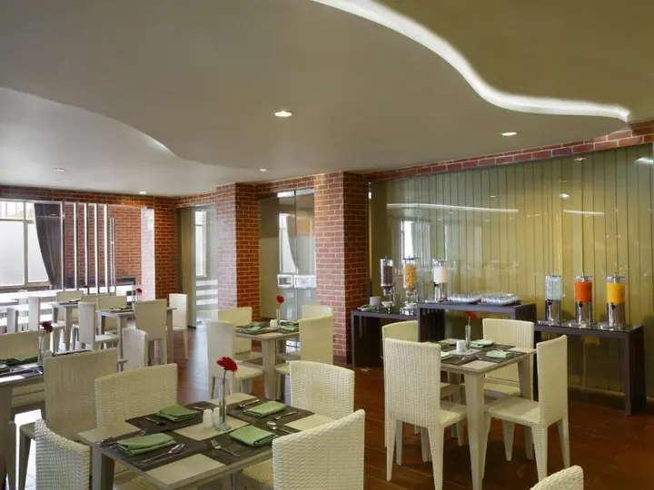 Депок: Hotel Santika Depok